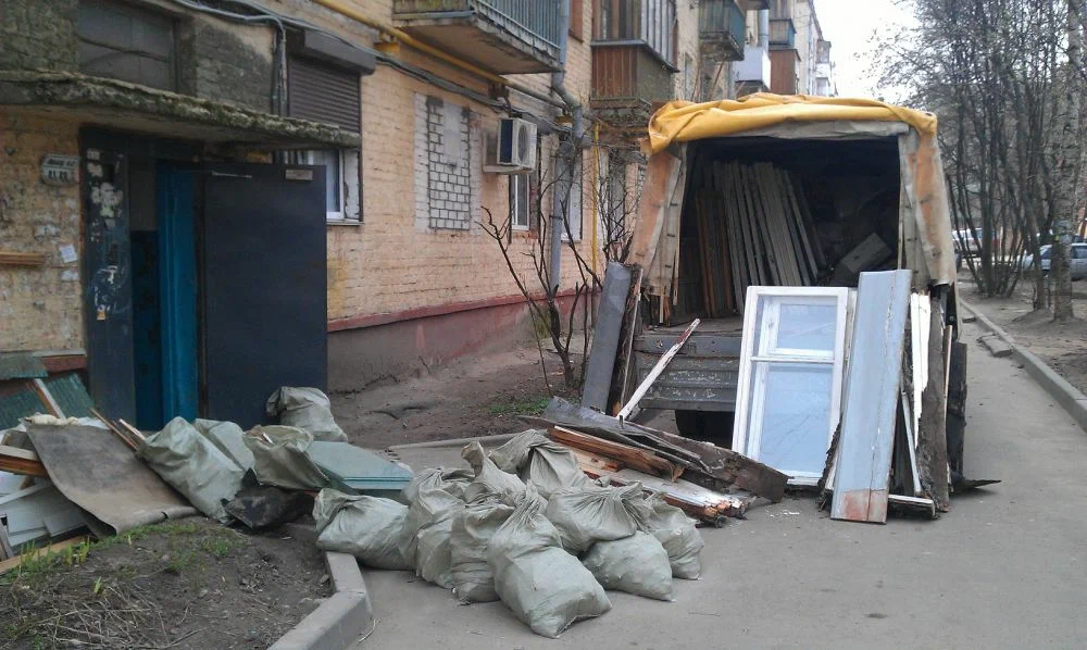 Вывоз мусора после ремонта в Мурманске от ПроМусор — цены от 4627 руб., быстро и недорого