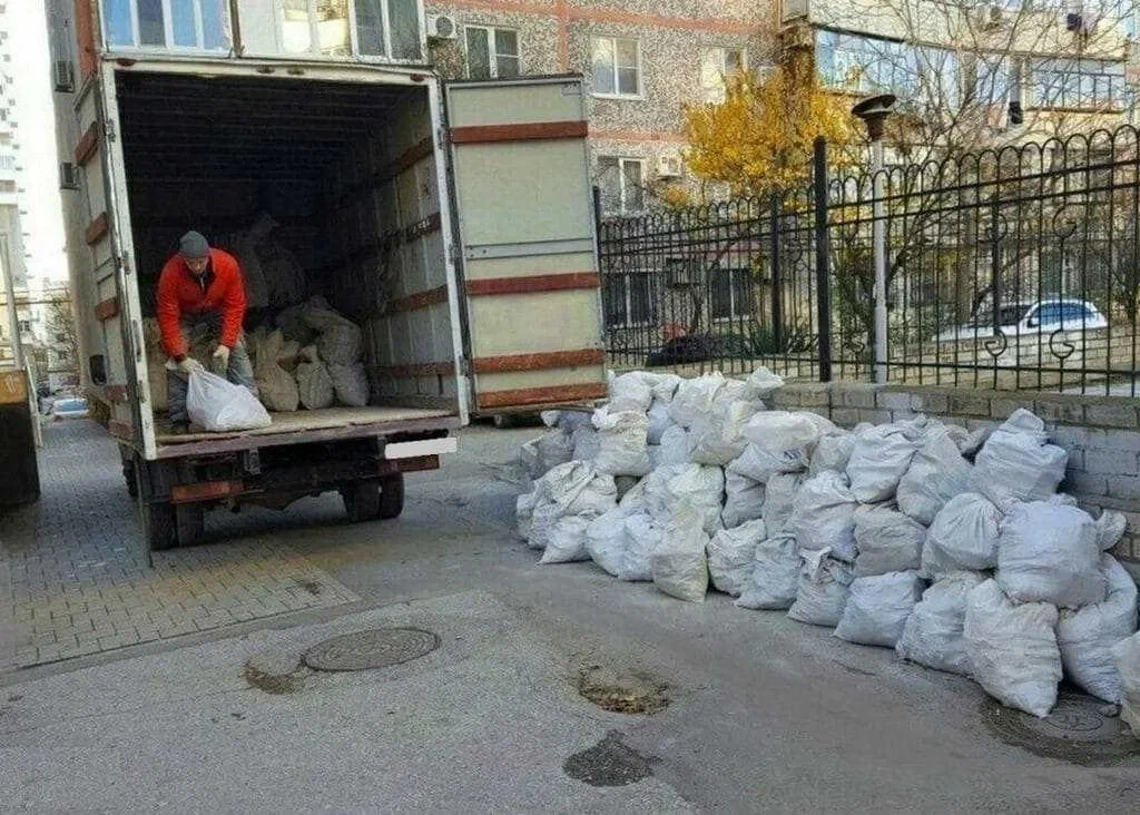 Вывоз мусора после переезда в Мурманске в октябре